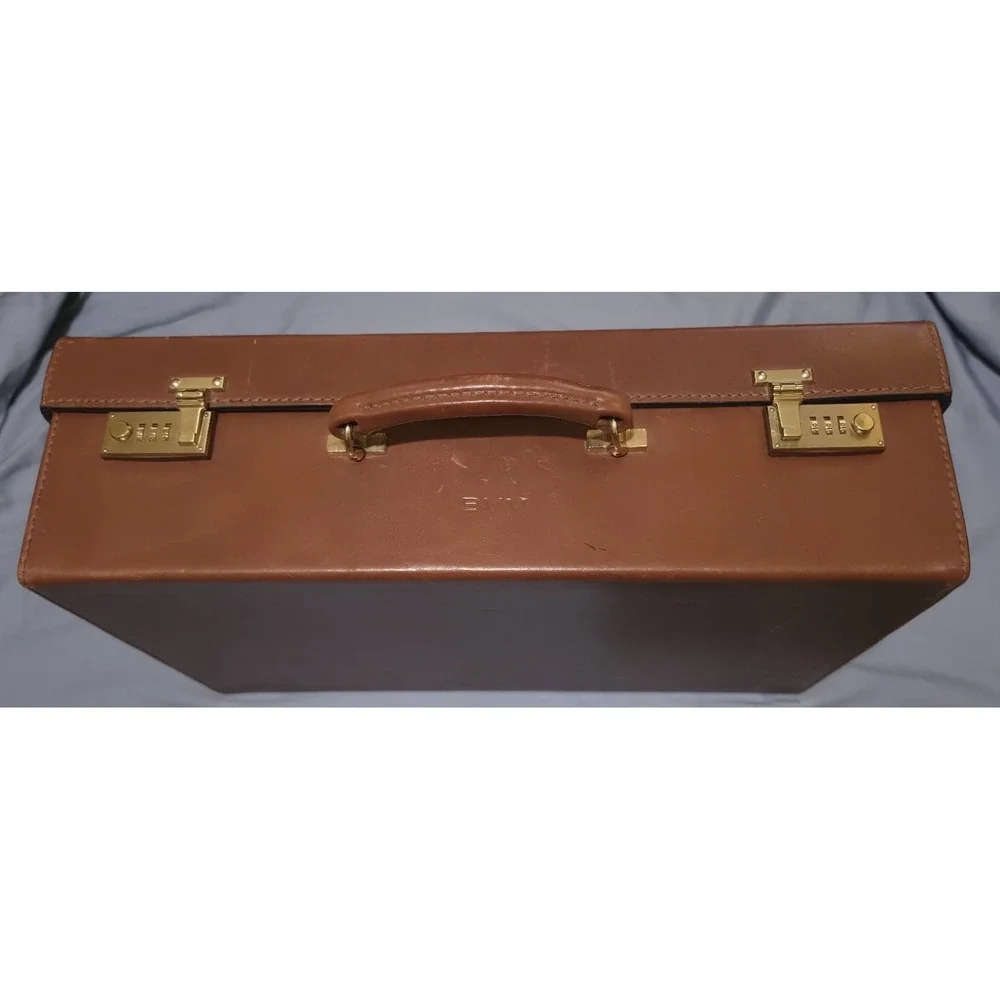 VINTAGE LEDERER DE PARIS INVESTMENT BANKER EXTRA LARGE BARRISTER STYLE